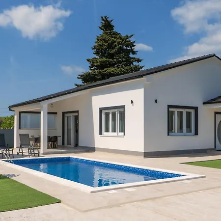 Villa Noa Near Pula Loborika